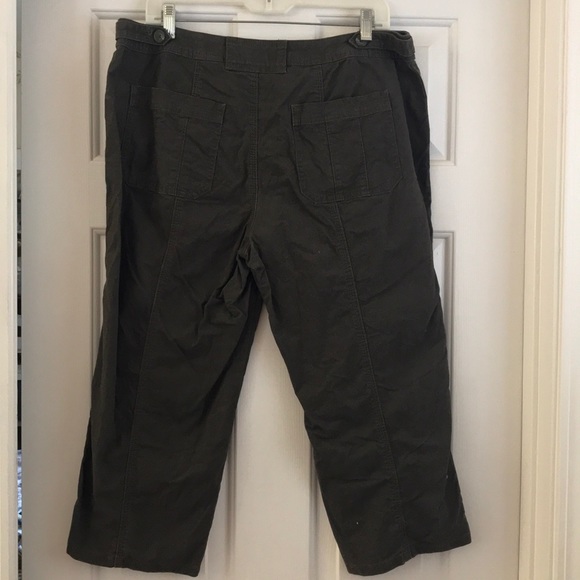 Coldwater Creek Khaki Green Capri Pants - Picture 2 of 5
